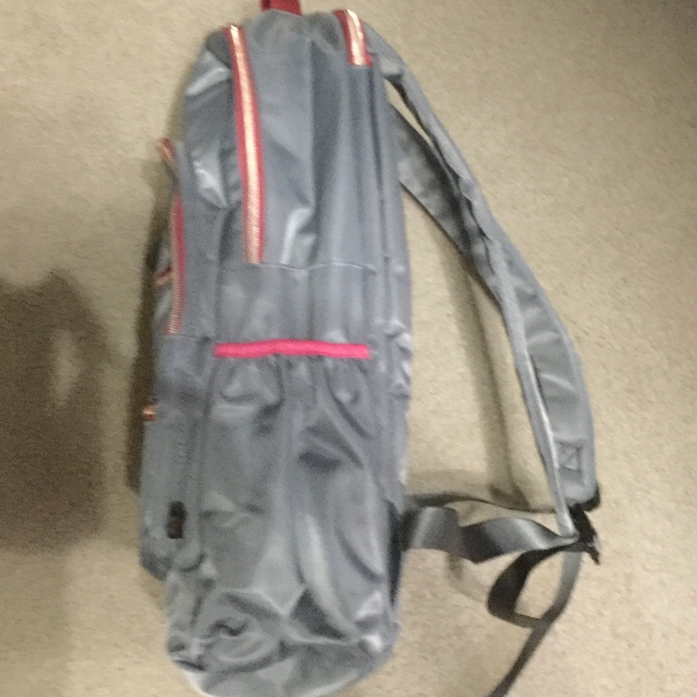 New luxury backpack - Picture 2 of 3